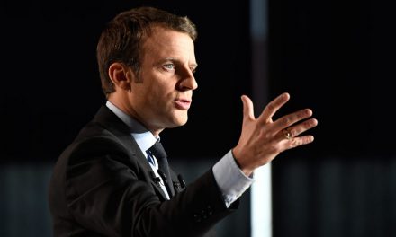 MARSEILLE - Macron rencontre le Pr.Didier Raoult