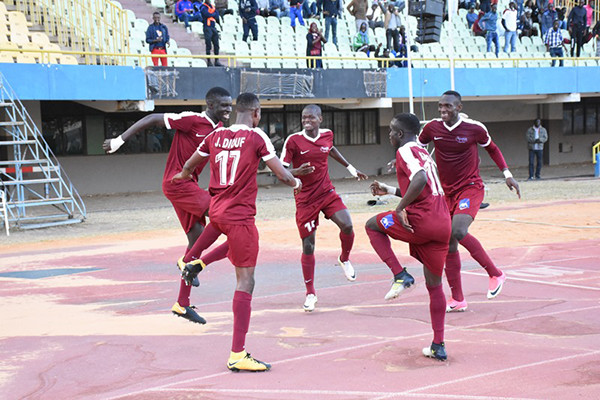 Génération Foot largue ses poursuivants 