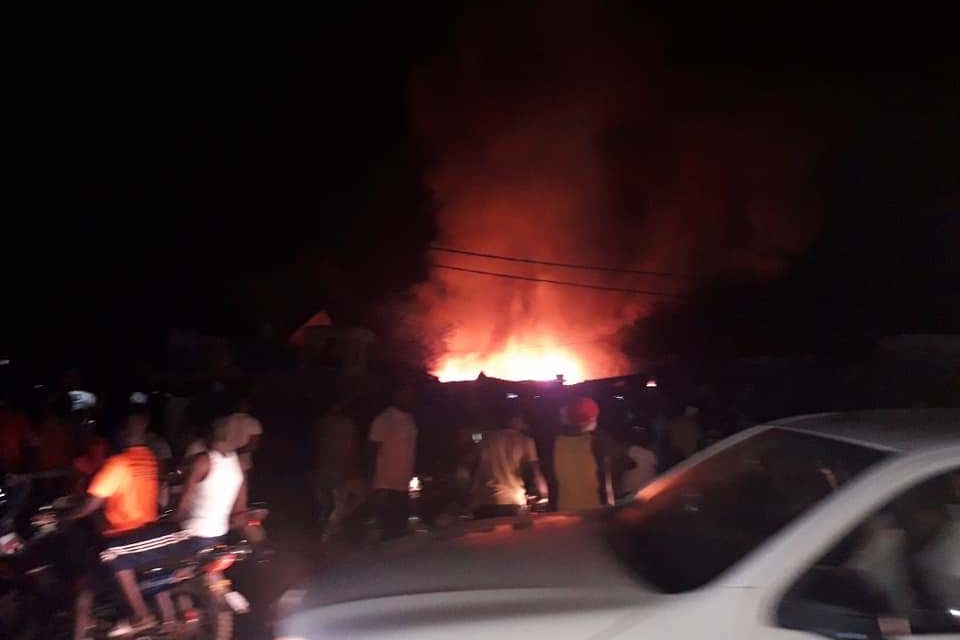 Violent incendie au marché central de Tambacounda (images)