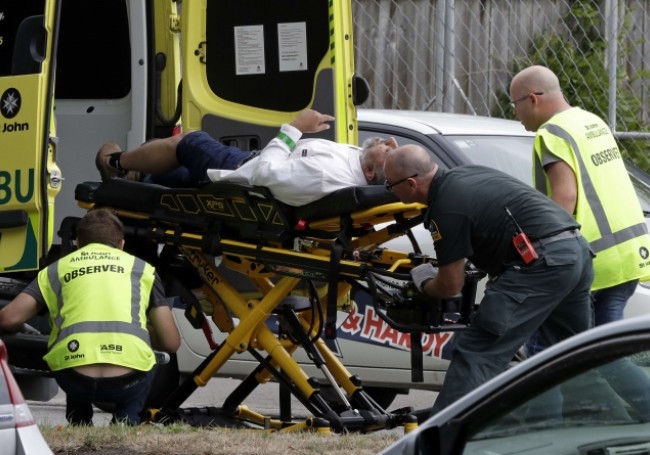 Un homme lourdement armé tue 49 personnes dans une attaque de deux mosquées