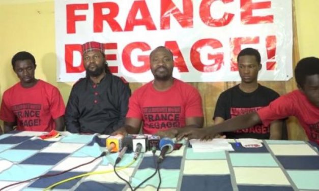 Les six membres du mouvement "Frapp France Dégage" libérés