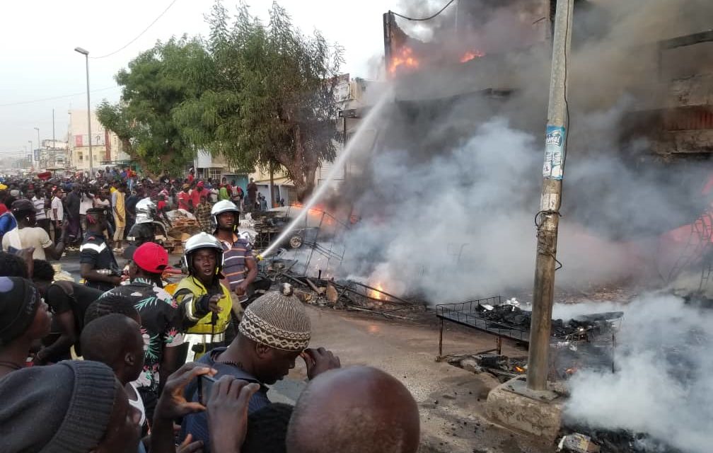 Violent incendie au marché Ocass de Touba