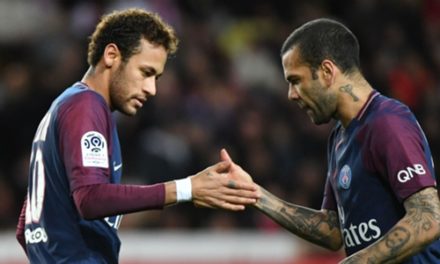 Le coup de pouce de Neymar à Dani Alves