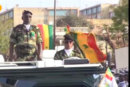 Défilé : Macky Sall tresse des lauriers au colonel Tamba