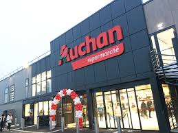 Grande distribution : Auchan cède 21 magasins, 723 salariés concernés