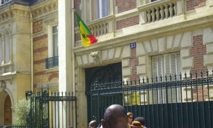 Départs croisés sur l'axe Paris-Dakar : les ambassadeurs respectifs en fin de mission