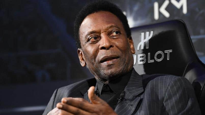 Pelé sous le charme des «Lions» du Sénégal