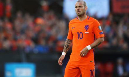 OFFICIEL : Sneijder range ses godasses