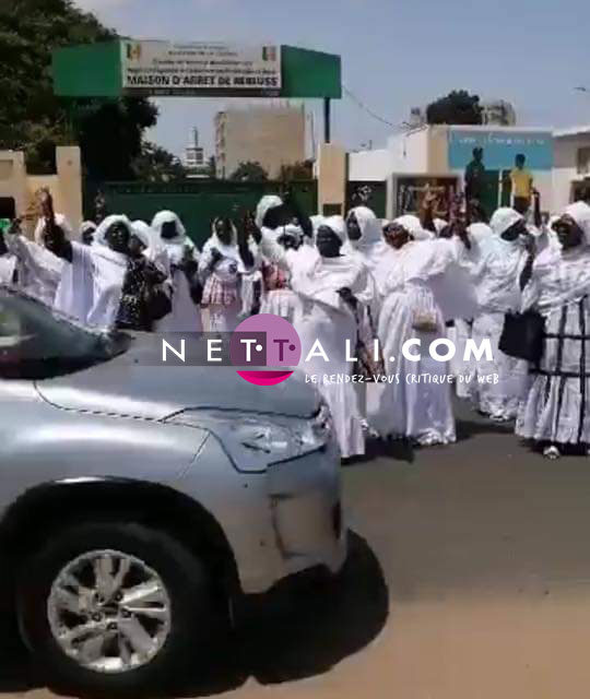 REBEUSS - La police réprime un sit-in improvisé des femmes khalifistes (vidéo et photos)