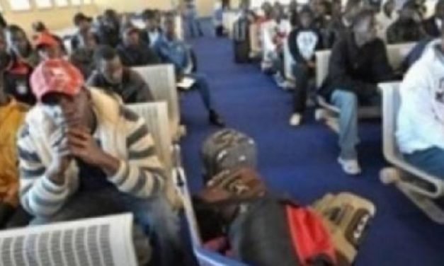 MANIFESTATIONS - 79 Guinéens expulsés