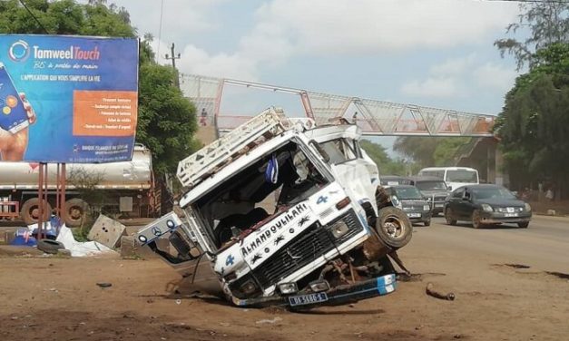 KEUR MASSAR - Un mort dans une collision entre un camion-citerne et un "Ndiaga Ndiaye