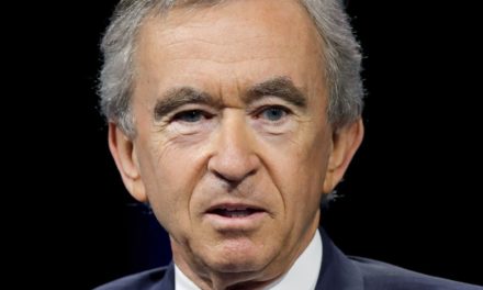 FRANCE - Bernard Arnault est désormais plus riche que Bill Gates et Jeff Bezos