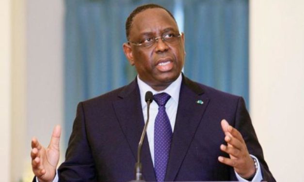 Interpellé sur le 3e mandat, Macky Sall se fâche