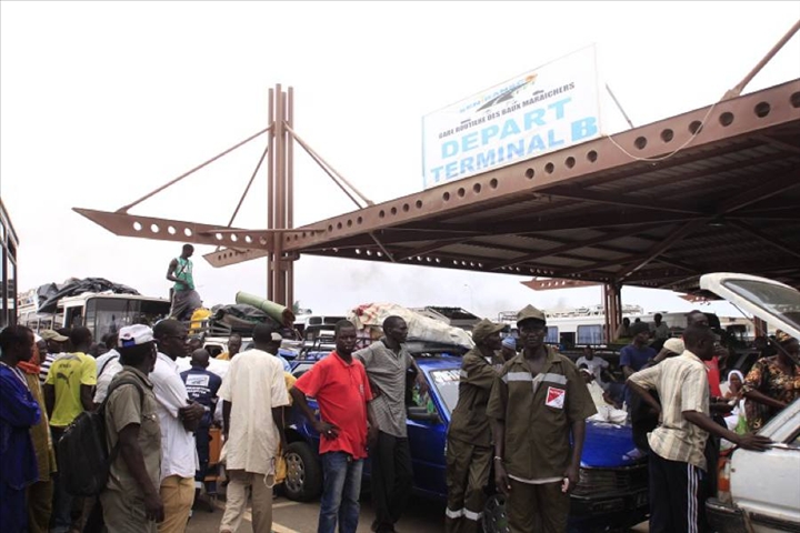 GARE DES BAUX MARAICHERS - 300 kg de chanvre découverts dans un bus malien