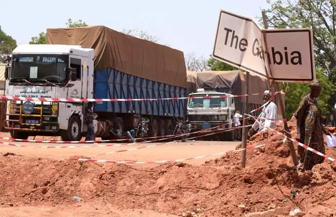 TRANSGAMBIENNE - Les Gambiens suspendent leur décision de bloquer les véhicules sénégalais