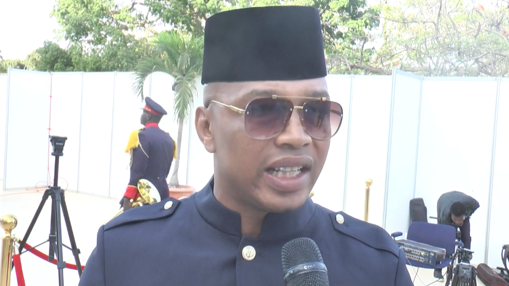 ORDRE NATIONAL DU LION – El Hadj Diouf élevé au rang d’officier