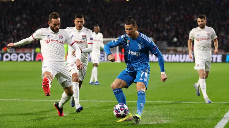 COVID-19 EN FRANCE - Le match Lyon-Juve accusé