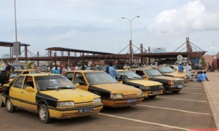 TRAFIC DAKAR-TOUBA - 55 "Allo Taxi" arrêtés