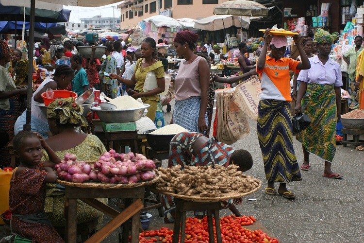 COVID-19  - Le cas communautaire de Pout est une vendeuse de légumes au marché Castors