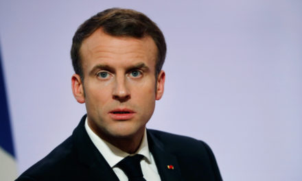 "Il faut que l'Ukraine puisse résister et l'emporter", déclare Macron