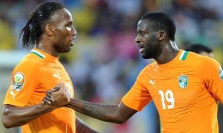 FÉDÉRATION IVOIRIENNE DE FOOTBALL - Yaya Touré soutient Drogba