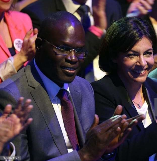 REELUE MAIRE DE PARIS  - Anne Hidalgo reçoit les félicitations de Khalifa Sall