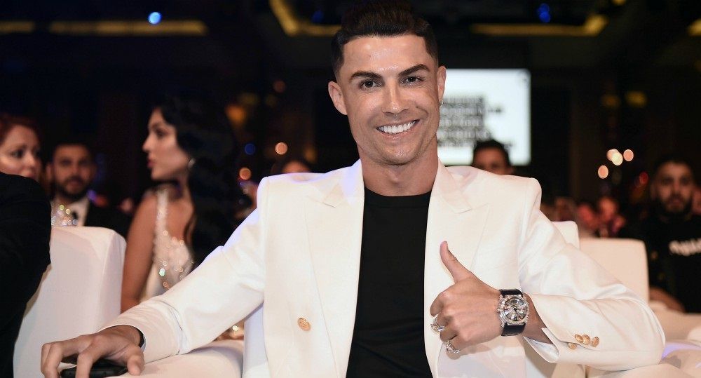 Cristiano Ronaldo premier footballeur milliardaire