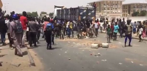 TOUBA-MBACKE-TIVAOUANE-TAMBA – Série de manifestations contre le couvre-feu