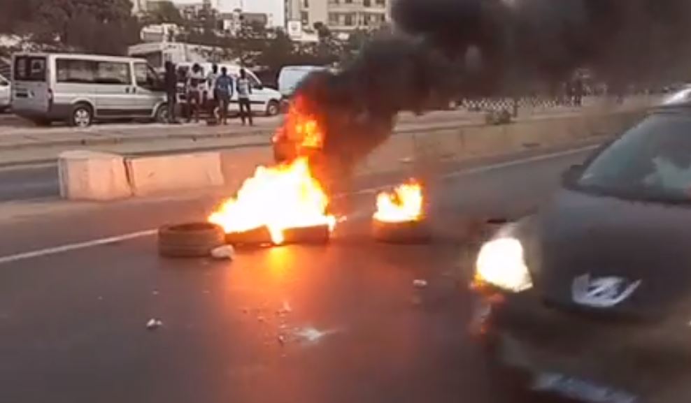 Vidéo - COUVRE-FEU - Dakar manifeste