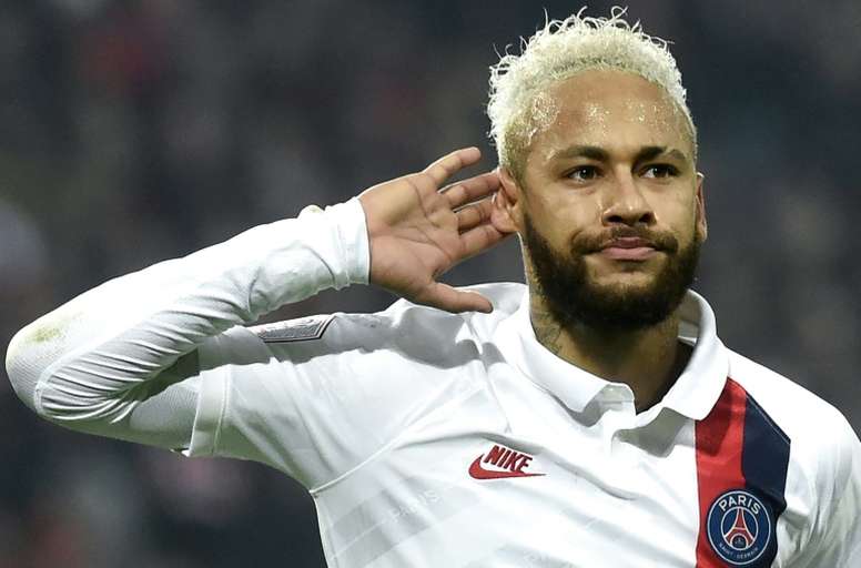 NEYMAR RASSURE - "Je reste au Psg, je veux retourner en finale"