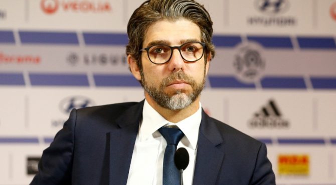 Juninho tacle le Barça !