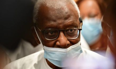 Condamné à 4 ans dont 2 ans ferme : Pourquoi Lamine Diack n'ira pas en prison !