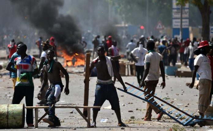 OUAKAM - Affrontements entre la gendarmerie et des habitants de la cité Terme Sud