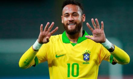BRÉSIL - Auteur d'un triplé, Neymar dépasse Ronaldo