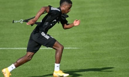 TRANSFERT - Bouna Sarr pleure Marseille