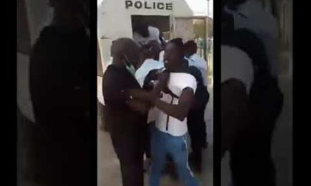 VIDEO - MANIF ANTI-FRANÇAIS - Quatre  jeunes activistes arrêtés à Dakar