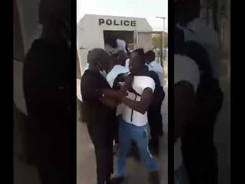 VIDEO - MANIF ANTI-FRANÇAIS - Quatre  jeunes activistes arrêtés à Dakar