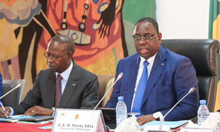 PRESSE EN LIGNE - Macky Sall exige une régulation