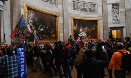 Assaut du Capitole : une enquête parlementaire place Trump "au centre" d'une "tentative de coup d'Etat"