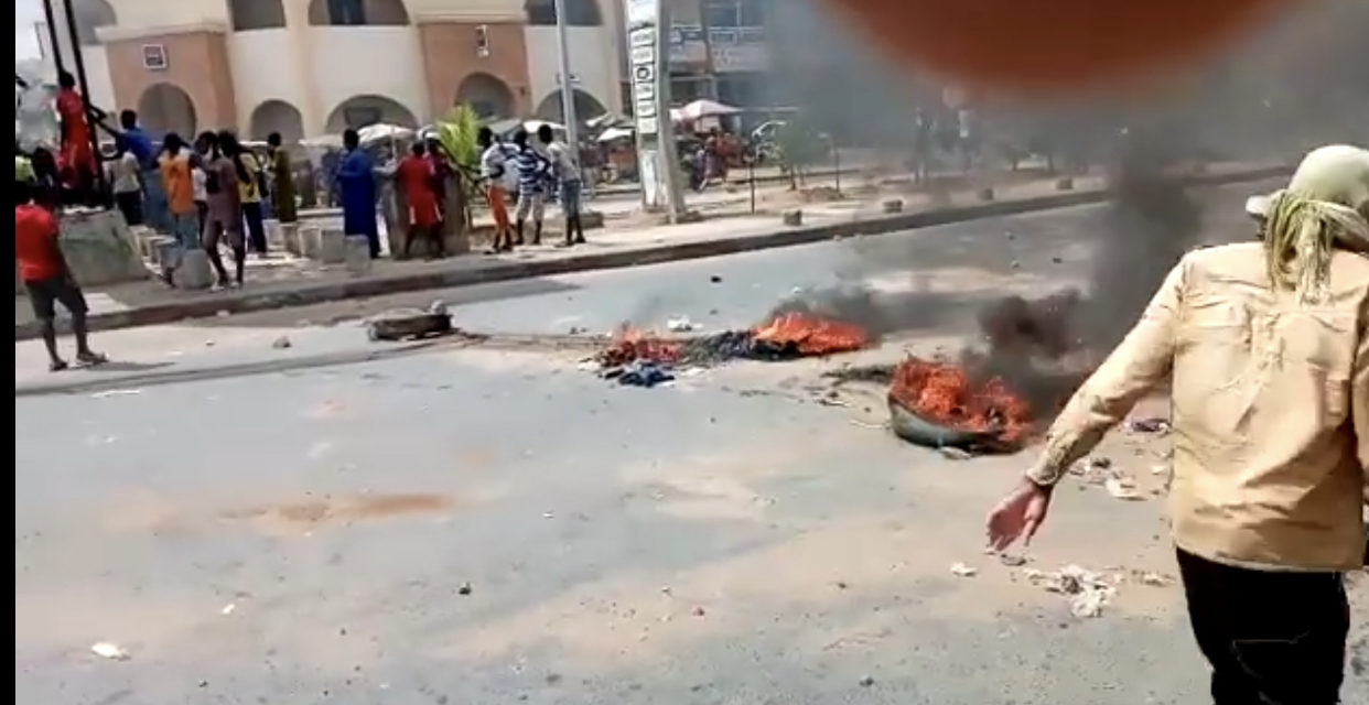 LEVEE DE L'IMMUNITÉ PARELMENTAIRE DE SONKO - Des manifestations aux Parcelles Assainies et à Rufisque