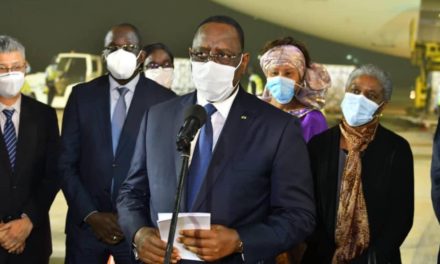 COVID-19  - Macky Sall promet 7 millions de doses de vaccins "dans les semaines à venir"