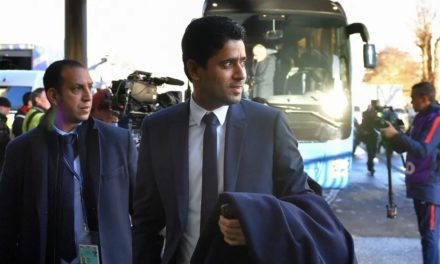 PSG - Nasser Al-Khelaïfi insulté par les supporters du Barça