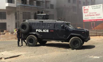 PHOTOS – FORTE MOBILISATION CHEZ OUSMANE SONKO –  La police disperse la foule