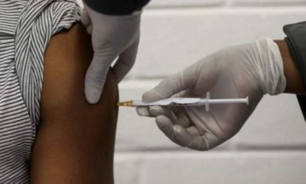 Covid-19 : Macky demande le lancement des campagnes de vaccination à la fin du mois de février 2021 au plus tard