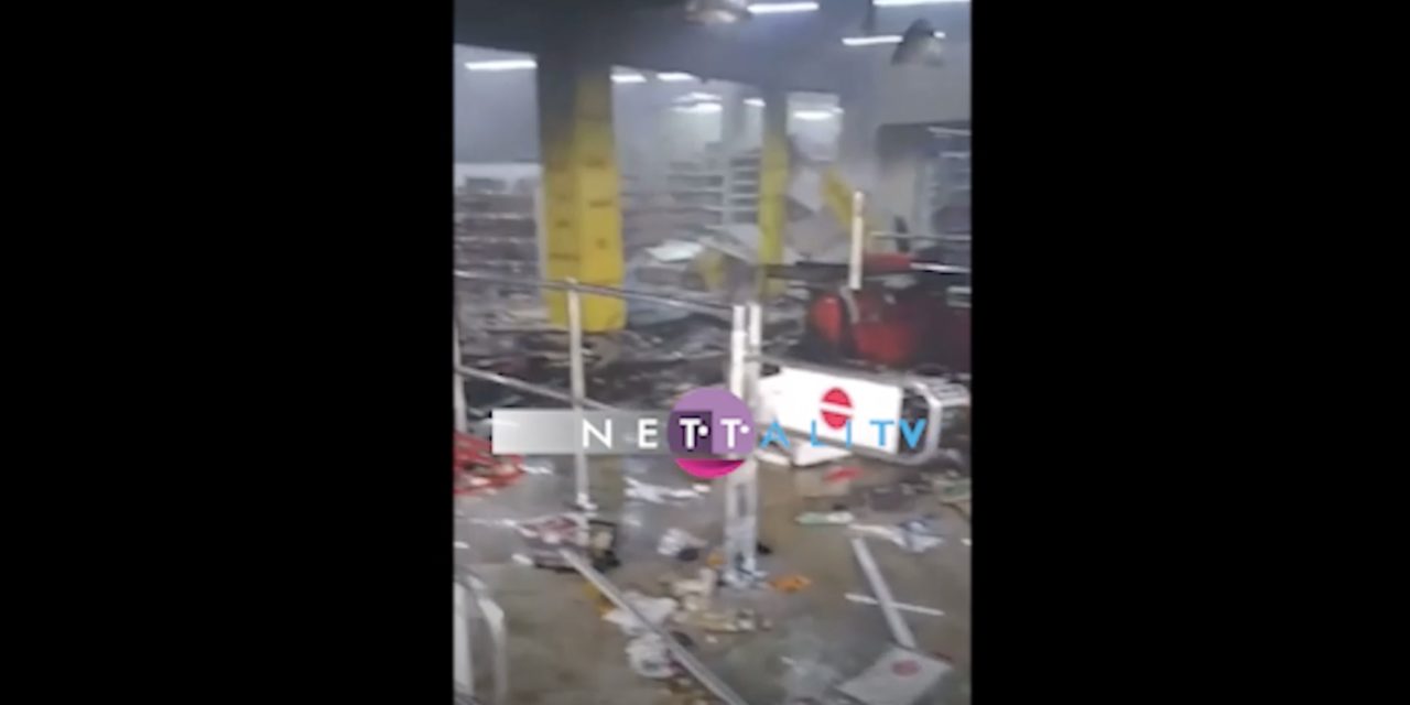 VIDEO - Auchan Point E1 saccagé, celui de Castors incendié et pillé