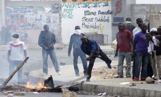 UCAD - Violents affrontements entre étudiants