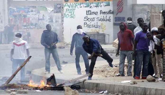 UCAD - Violents affrontements entre étudiants