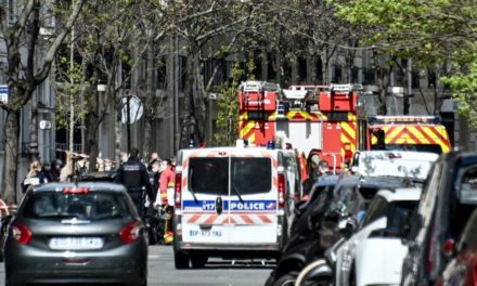 Coups de feu devant un hôpital à Paris : un mort et un blessé grave