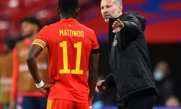 EURO - Ryan Giggs, poursuivi pour violences, ne dirigera par le pays de Galles