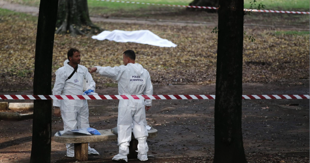 EN COULISSES - Un Sdf retrouvé mort dans la rue en Italie